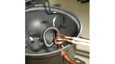 带有精准温度监测、温度闭环控制的焊接设备