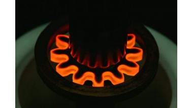 柴油机连杆杆身中频感应加热炉锻造处理工艺优化