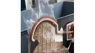 在叶片泵的组合零件中，高频感应加热机是怎样对叶片进行热处理的？